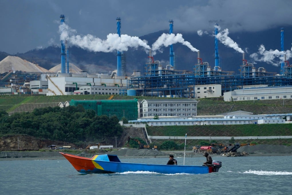 A boat cruises past a nickel processing plant at Indonesia Weda Bay Industrial Park in Central Halmahera, North Maluku province, Indonesia in 2024. Photo: AP