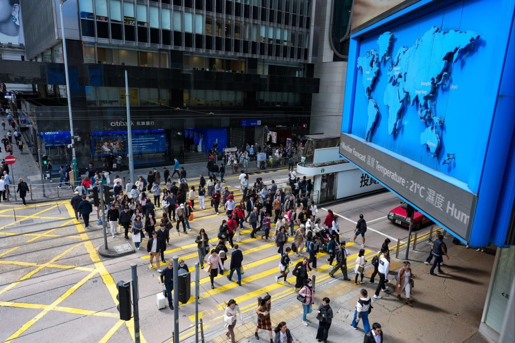 A crowded pedestrian crossing in Hong Kong’s central business district. Photo: Jelly Tse