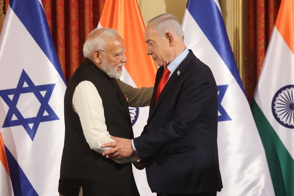 Israel’s Prime Minister Benjamin Netanyahu (right) shakes hands with his Indian counterpart Narendra Modi during a press conference on February 26. Photo: EPA