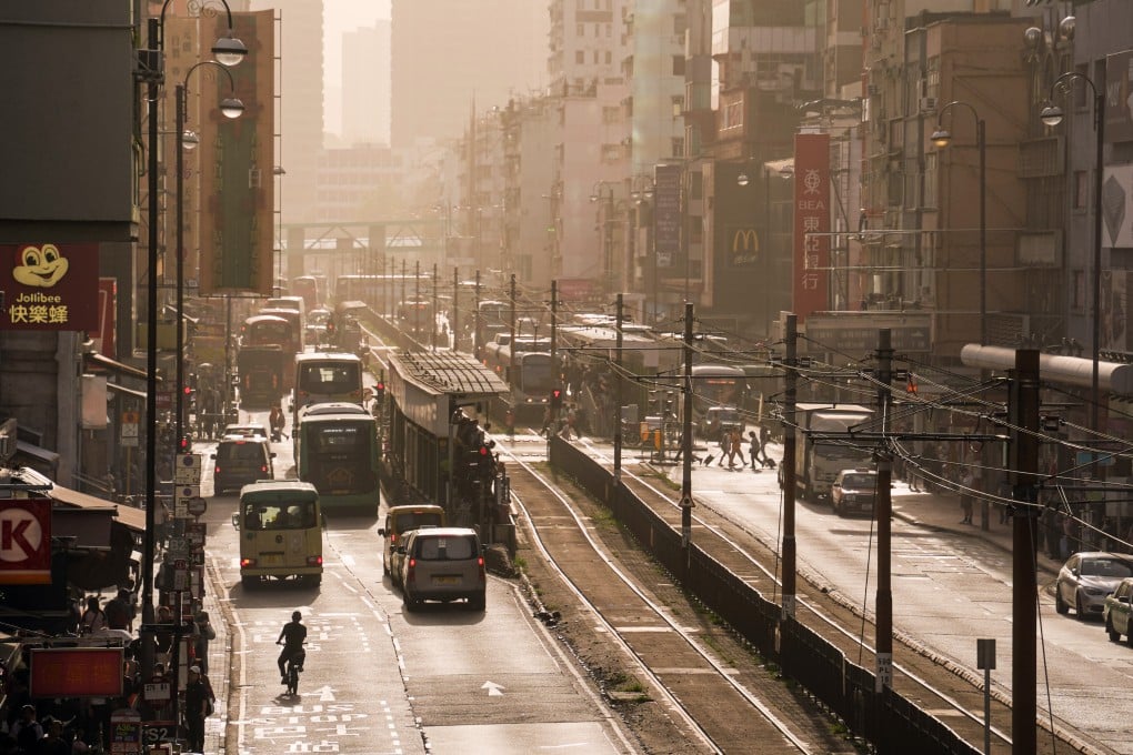 The bustling Castle Peak Road in Yuen Long is blanketed in smog on April 14, 2025. Photo: Eugene Lee