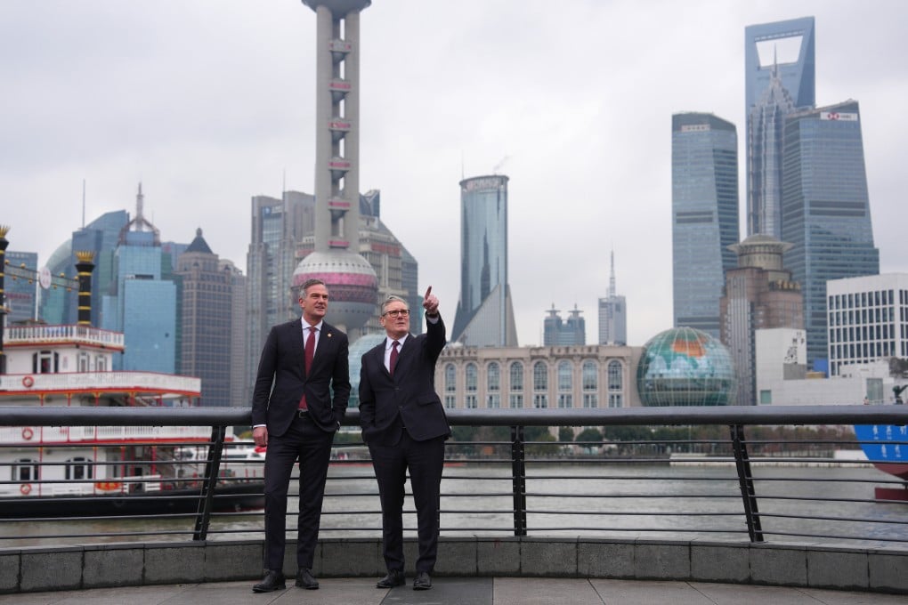 British Prime Minister Keir Starmer (right) walks the Shanghai Bund with Business and Trade Secretary Peter Kyle in Shanghai in late January. Photo: dpa