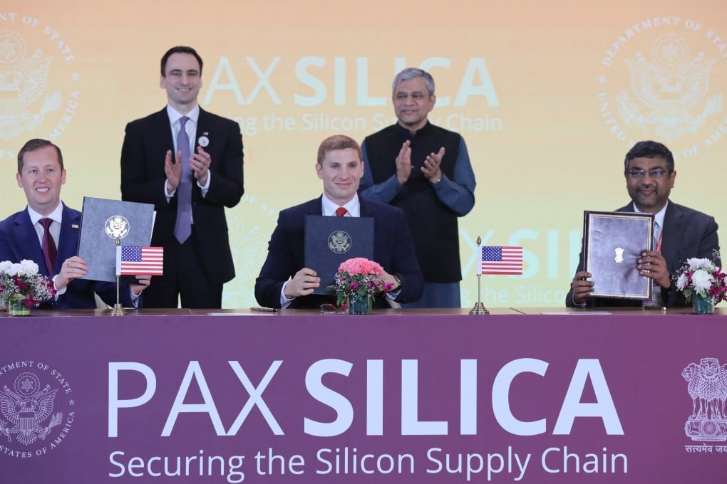 US and Indian officials sign a declaration bringing India into the “Pax Silica” initiative in New Delhi on February 20. Photo: EPA