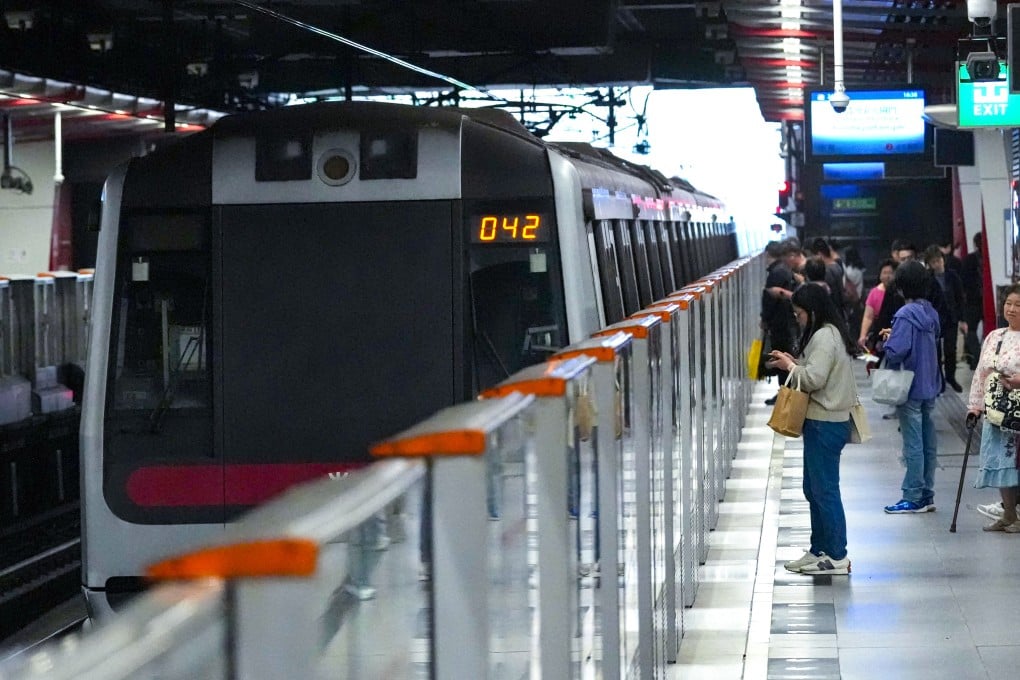 The Tsuen Wan line will start using the new system from the first train on Sunday morning. Photo: Jelly Tse