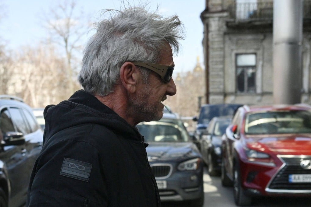 American actor Sean Penn walks down a street in Kyiv on Monday amid the Russian invasion of Ukraine. Photo: AFP