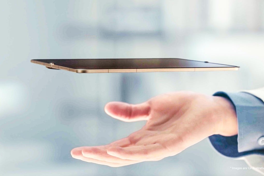 The crease on Find N6’s screen is virtually imperceptible, according to Oppo. Photo: Handout