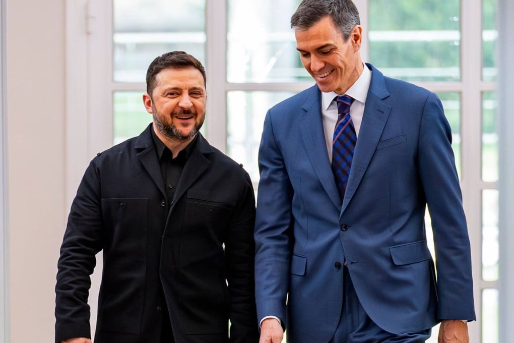 Spanish Prime Minister Pedro Sanchez (right) receives Ukrainian President Volodymyr Zelensky at the headquarters of the Spanish government on Wednesday. Photo: dpa