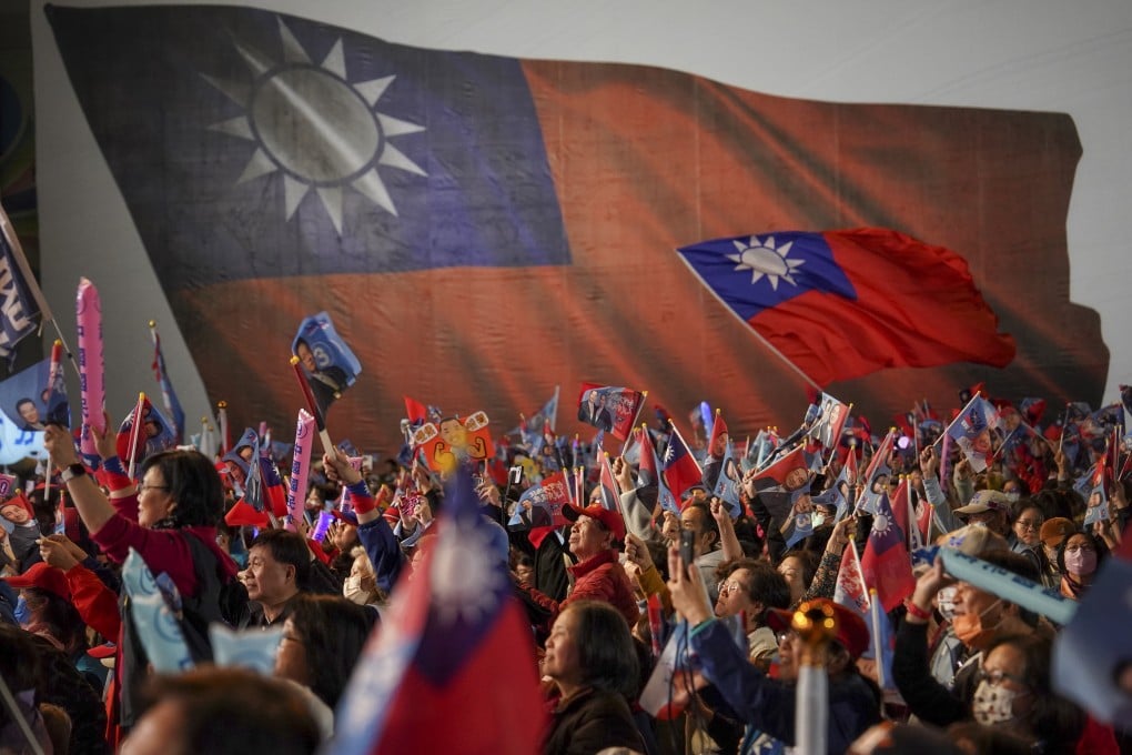 Alliance for coming local elections marks a further effort by the KMT and TPP to challenge the ruling DPP and avoid splitting the vote. Photo: Elson Li