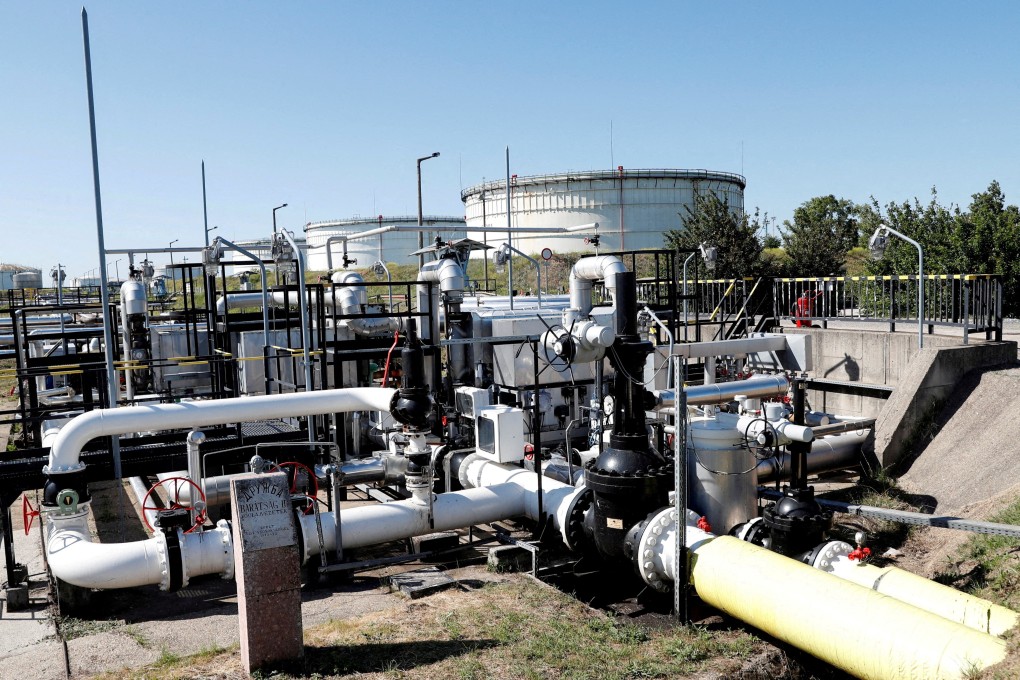 The Druzhba oil pipeline between Hungary and Russia at the Hungarian MOL Group’s Danube Refinery in Szazhalombatta, Hungary. Photo: Reuters