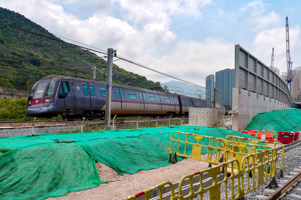 A section of the new Tung Chung line tracks near Tung Chung East station. Photo: Elson Li