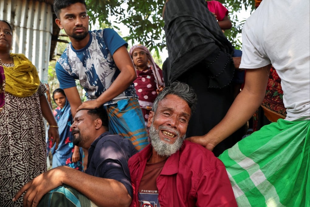 Relatives of a victim mourn after a bus plunged into the Padma River while attempting to board a ferry in Rajbari, Bangladesh on Thursday. Photo: Reuters