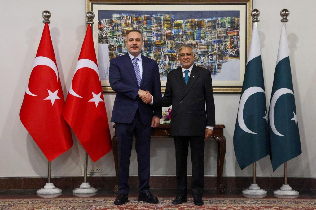 Regional diplomats in Pakistan for Gulf crisis talks