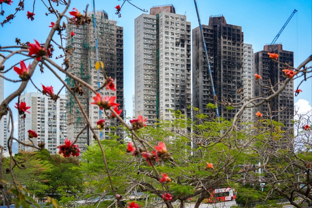 Wang Fuk Court in Tai Po. Officials had initially defended the 3-hour limit for residents to collect their belongings. Photo: Eugene Lee