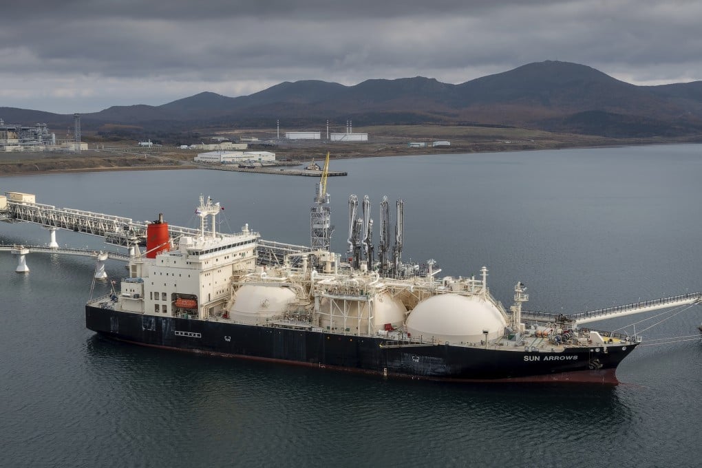 A tanker loads its cargo of liquefied natural gas from the Sakhalin-2 project in the port of Prigorodnoye, Russia, in October 2021. Photo: AP