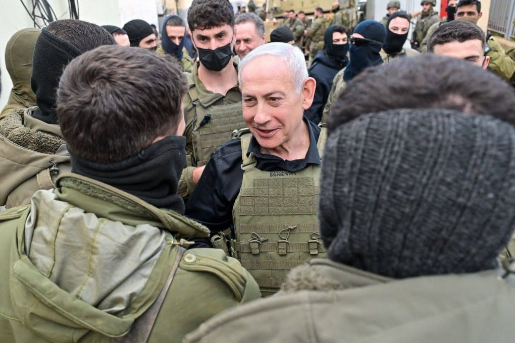 Israeli Prime Minister Benjamin Netanyahu visiting troops in southern Lebanon on Sunday. Photo: Zuma Press Wire via dpa