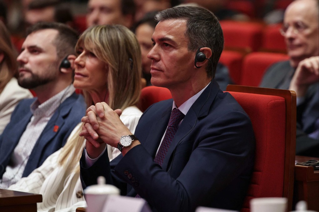 Spain’s Prime Minister Pedro Sanchez, right, and his wife Begona Gomez at Tsinghua University in Beijing on Monday. Photo: AFP