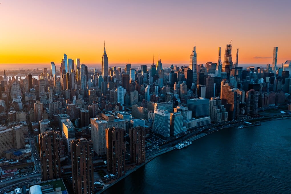The setting sun illuminates skyscrapers in New York. Photo: Shutterstock