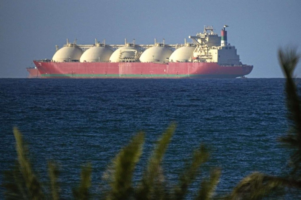 Traffic through the Strait of Hormuz faces renewed uncertainty as US restrictions and Iranian warnings unsettle key shipping lanes. Photo: Getty Images