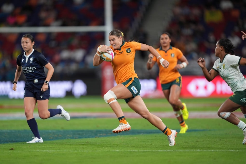 Australia’s Kaitlin Shave on her way to the tryline against South Africa on day one of the Cathay/HSBC Hong Kong Sevens at Kai Tak Stadium. Photo: Elson Li