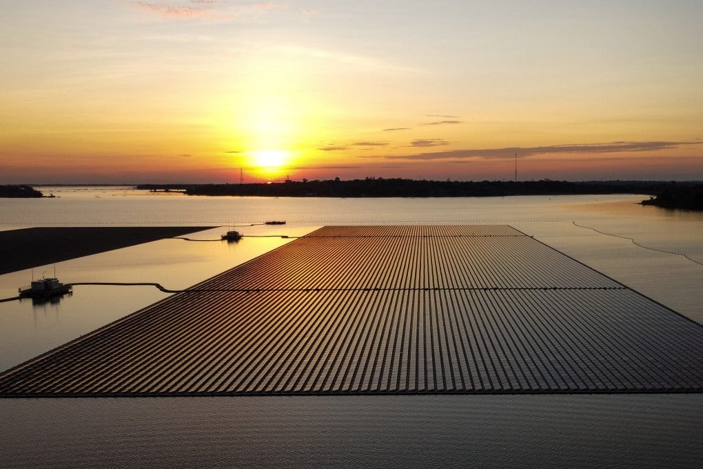 Floating solar panels are seen at a hydro-solar farm run by the Electricity Generating Authority of Thailand in Ubon Ratchathani province. Photo: AFP