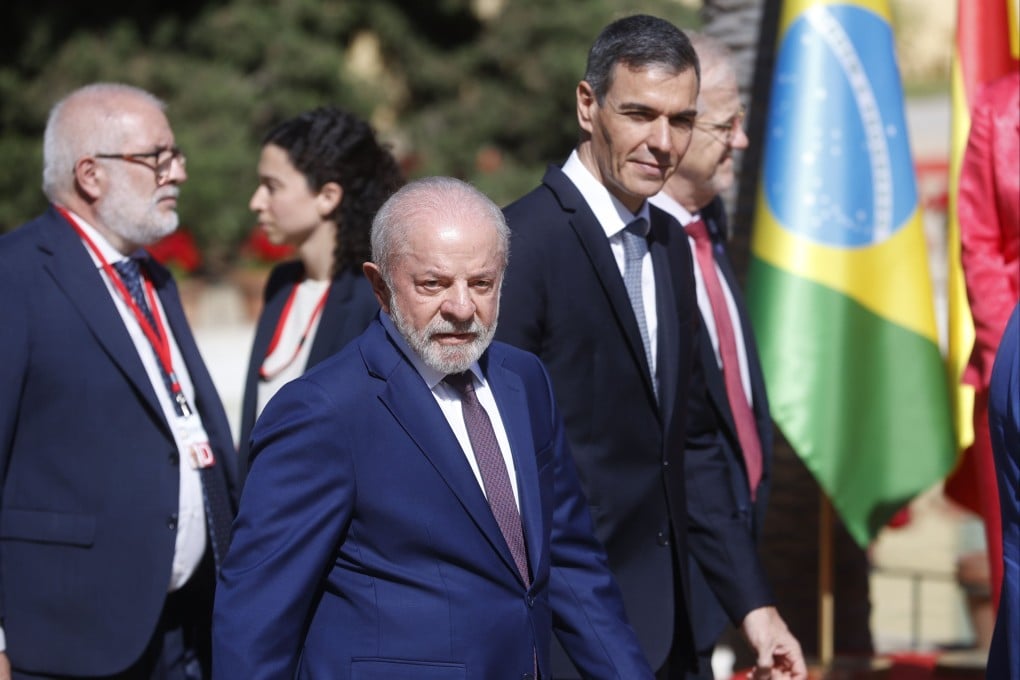 Spanish Prime Minister Pedro Sanchez (right) and Brazilian President Luiz Inacio Lula da Silva attend the Spain-Brazil Summit in Barcelona on Friday. Photo: EPA