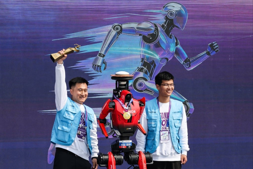 Teknologi Robotik China Melesat: Honor Juara Maraton Humanoid dan Alibaba Luncurkan Robot Pandu