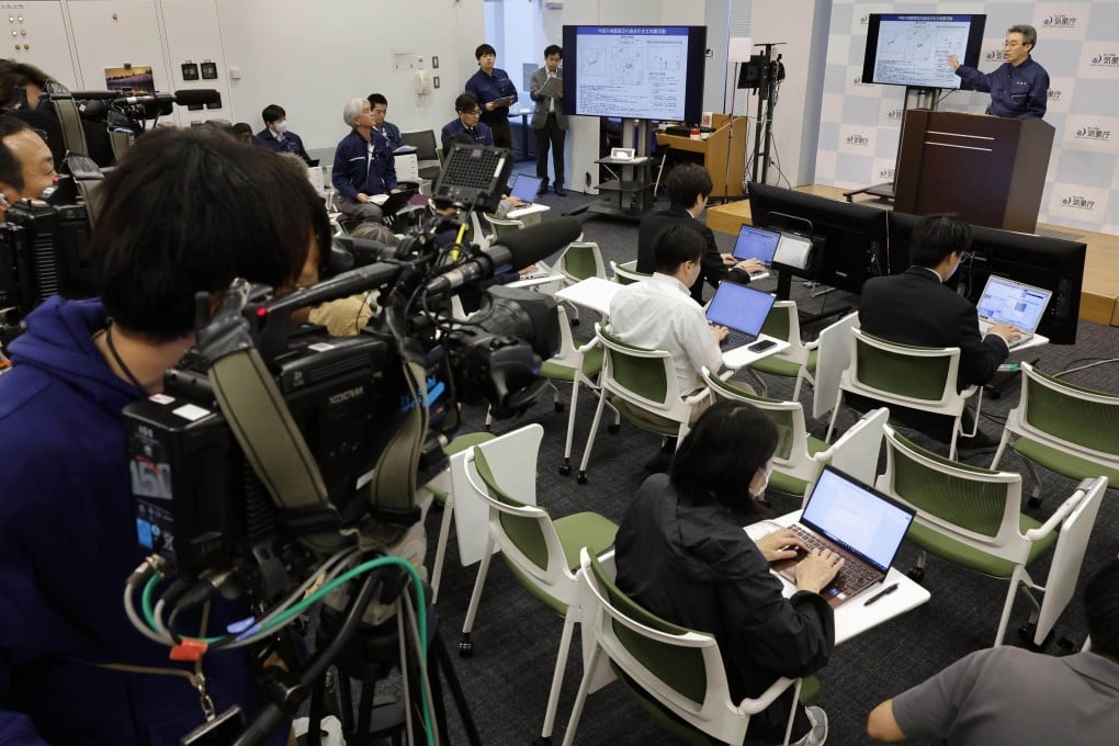 The Japan Meteorological Agency briefs reporters on earthquakes in Nagano prefecture on Saturday. Photo: Kyodo
