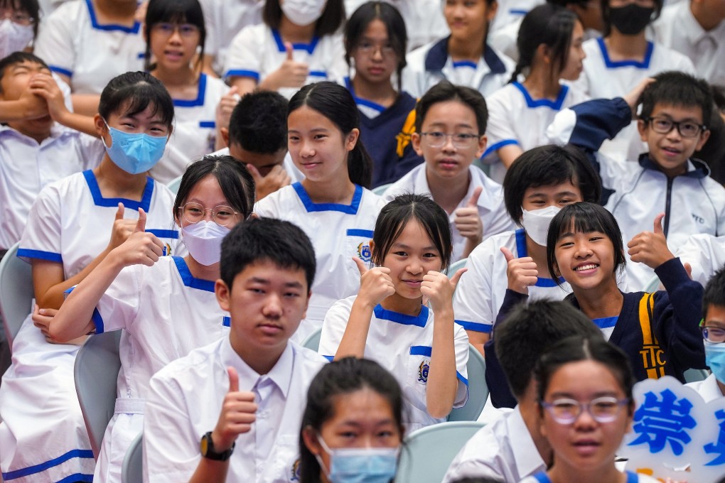 Students of Tsung Tsin College smile on the first day of school in September 2, 2024. Photo: Elson Li