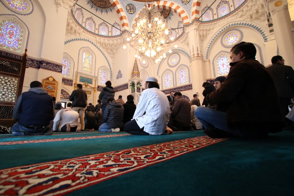 Hundreds of Muslim residents in Japan gather for a Friday service at the Tokyo Camii mosque in Tokyo in 2015. Photo: AFP
