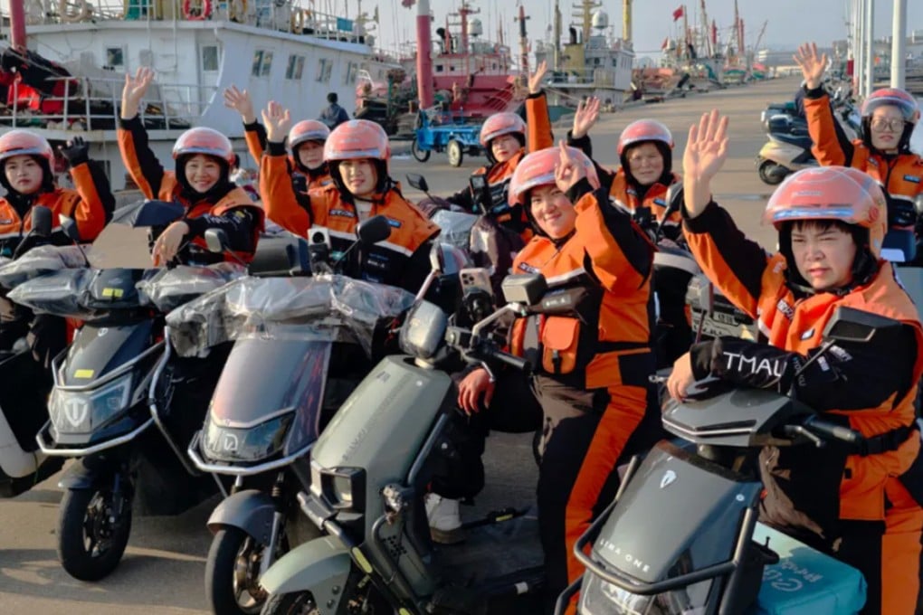On a small Chinese island, a group of middle-aged mothers, dubbed the “Female Knights,” are reshaping food delivery. Photo: QQ.com