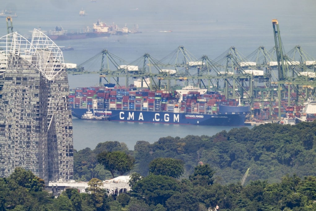 A container ship docks at Singapore’s port on April 14. Photo: Xinhua
