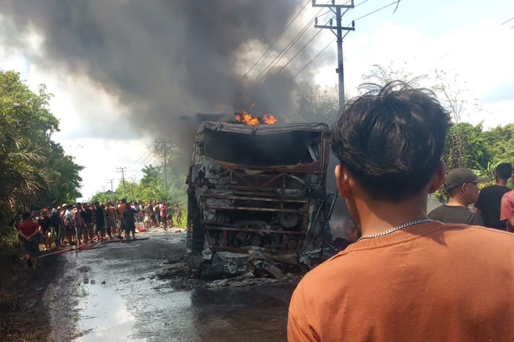 An intercity bus collided head-on with a tanker truck on a major highway in South Sumatra, Indonesia on Wednesday. Photo: Xinhua