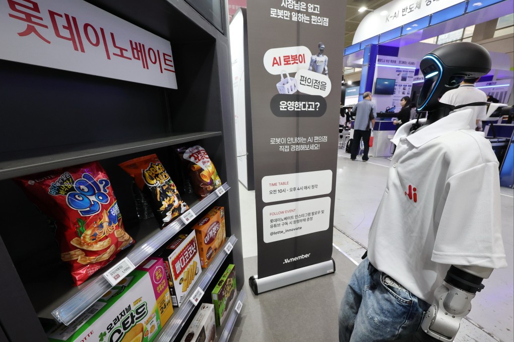 An artificial intelligence-powered robot works at a “convenience store” during the 2026 World IT Show in Seoul. Photo: EPA