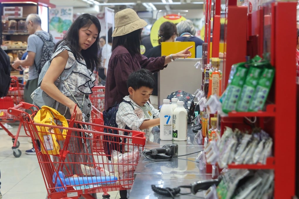 Crowds of customers at a Wellcome store in Causeway Bay on Saturday. Photo: Edmond So