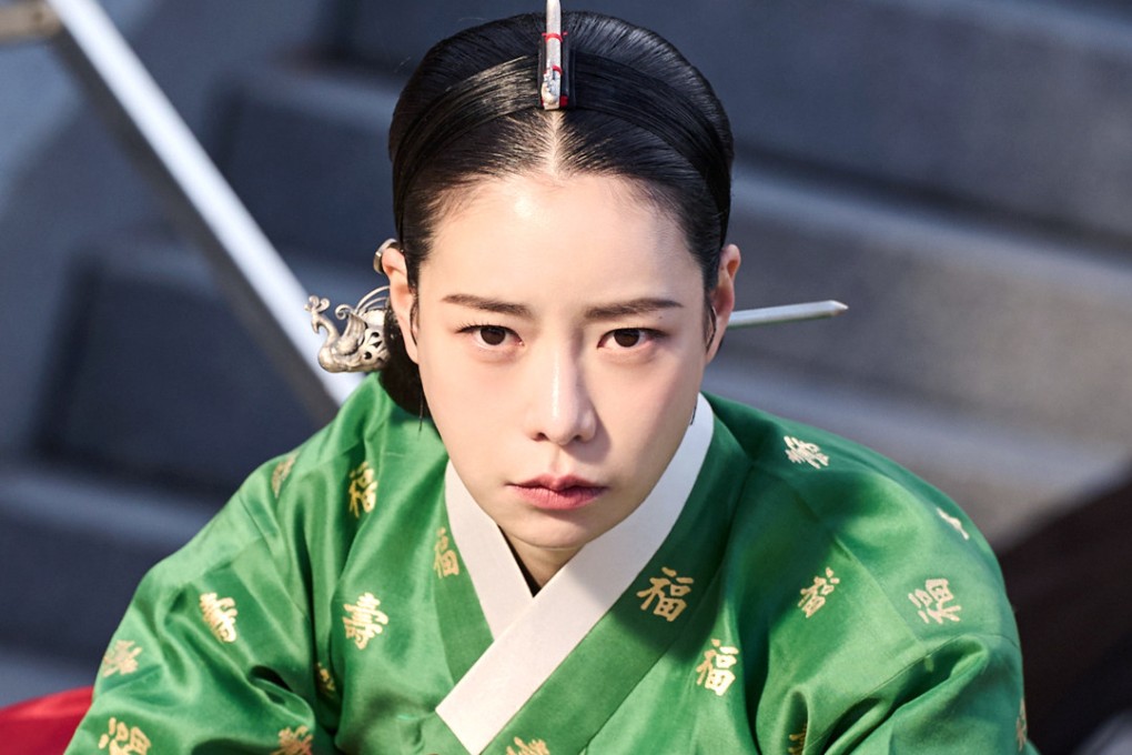 Lim Ji-yeon as Shin Seo-ri/Kang Dan-shim in a still from My Royal Nemesis, a Korean drama in which a modern-day actress becomes possessed by the soul of an 18th century woman.