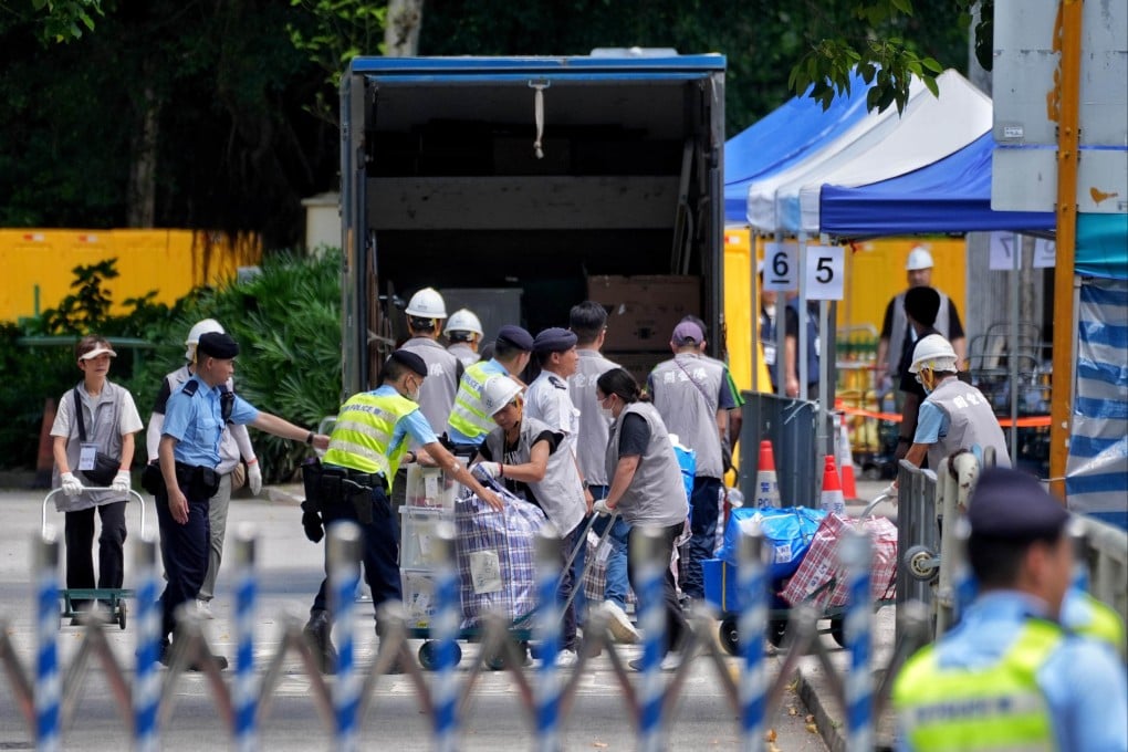 Residents of Wang Chi House returned home for a second time to collect their belongings. Photo: Elson Li