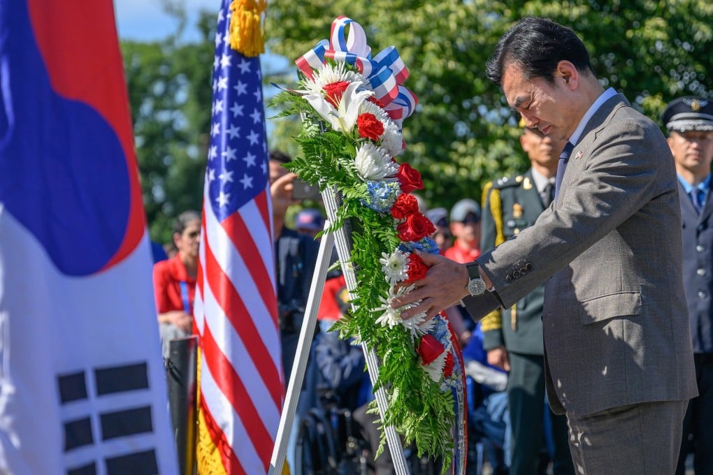South Korean Defence Minister Ahn Gyu-back places a wreath during a visit to the Korean War Memorial in Washington on Tuesday. Photo: South Korea’s Ministry of National Defence/EPA