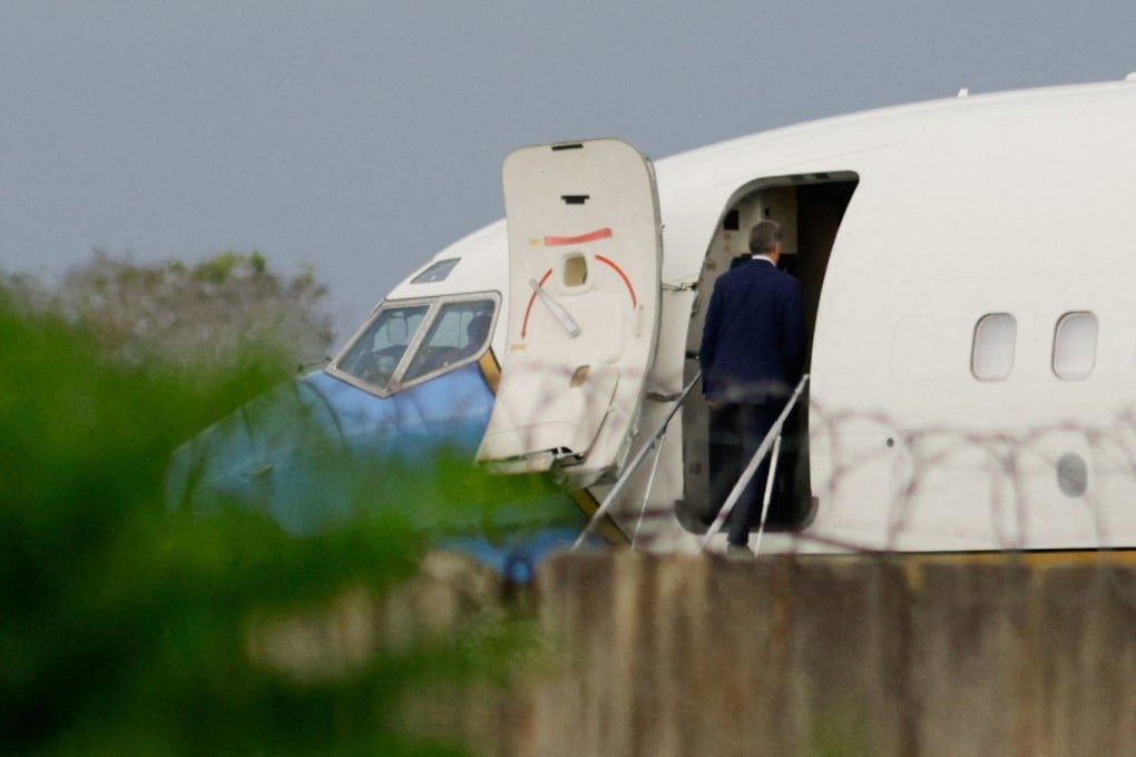 CIA Director John Ratcliffe boards a US government plane in Havana on Thursday. Photo: Reuters