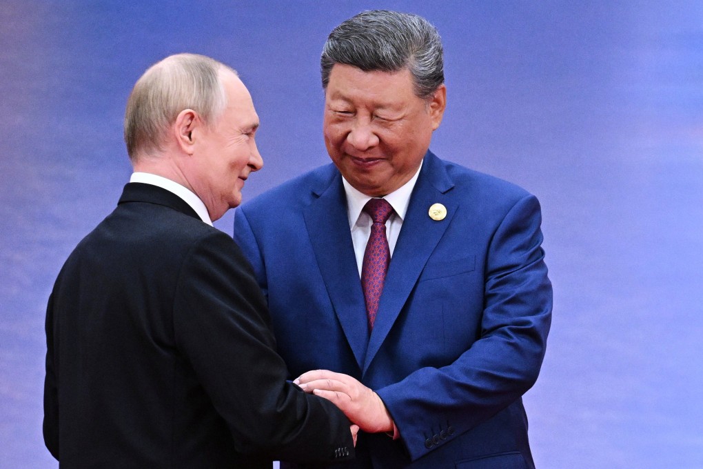 Russian President Vladimir Putin (left) and Chinese President Xi Jinping greet each other in Tianjin, China, on August 31, 2025. Photo: Kremlin Pool Photo via AP