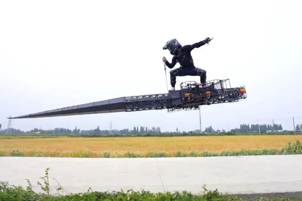 An inventor in China has created a sword-shaped aerial vehicle, bringing flying sword in fantasy novels to life. Photo: Sina