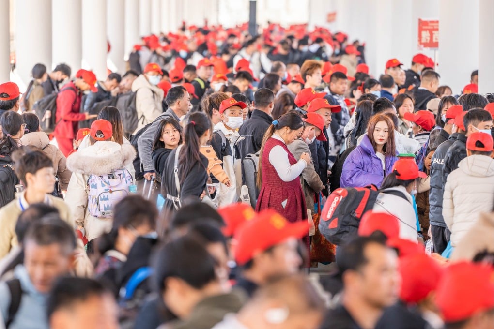 Allowing employees to sign up for social insurance where they work could have benefits for the economy as a whole, observers say. Photo: Getty Images