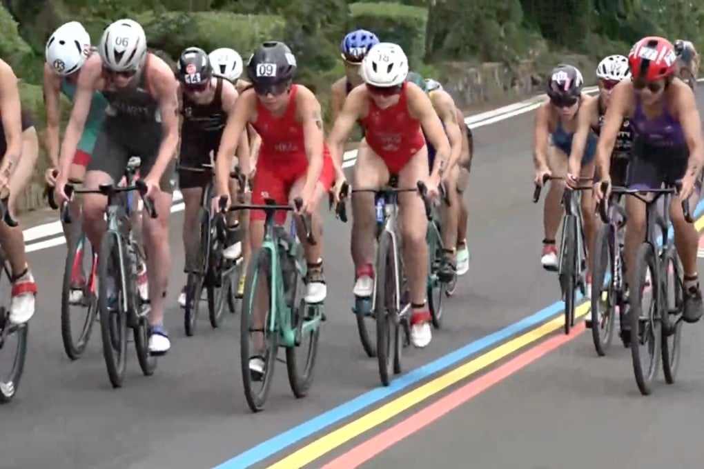 Bailee Brown (second from right) competing in the cycling leg at the Lianyungang Asia Triathlon Cup. Photo: Weibo
