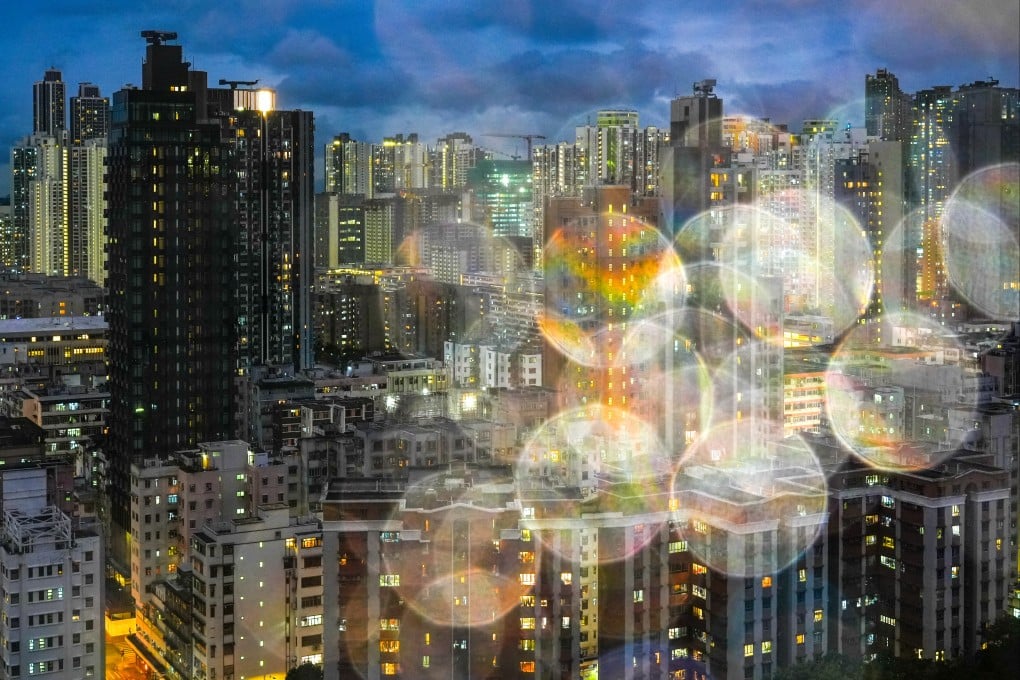 A view of the Sham Shui Po cityscape at night. Photo: Eugene Lee