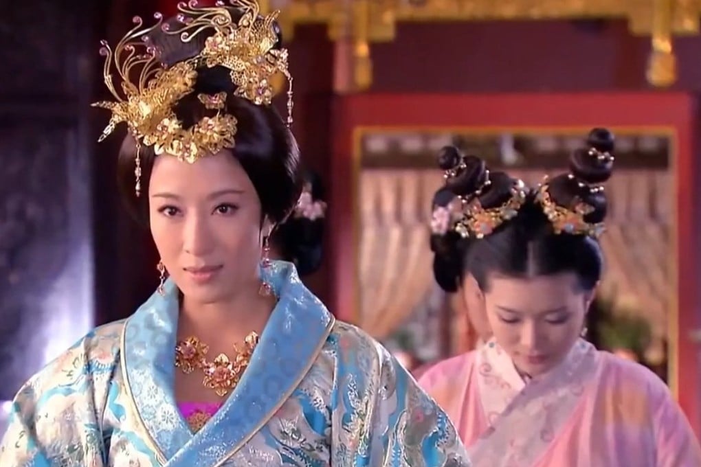 Tavia Yeung (left) as Consort Wan Zhen’er in a scene from The Emperor’s Harem (2011). Wan Zhen’er rose from child servant to Emperor Chenghua’s beloved consort. Photo: Lafeng Entertainment