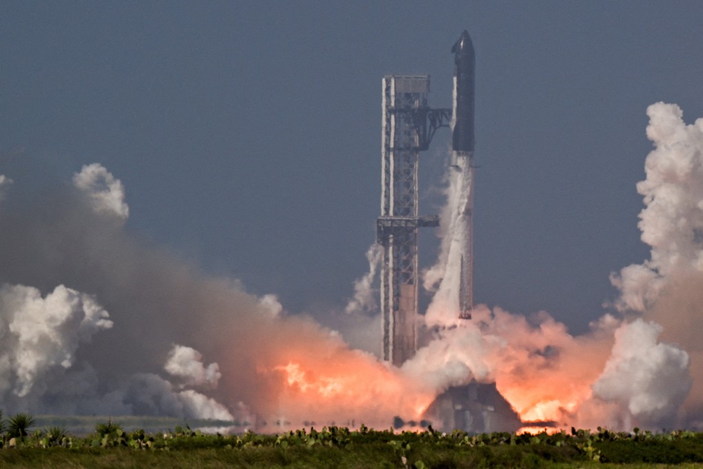 A SpaceX Super Heavy booster carrying the Starship spacecraft lifts off on its 12th test flight at Starbase, Texas, on May 22. Photo: Reuters