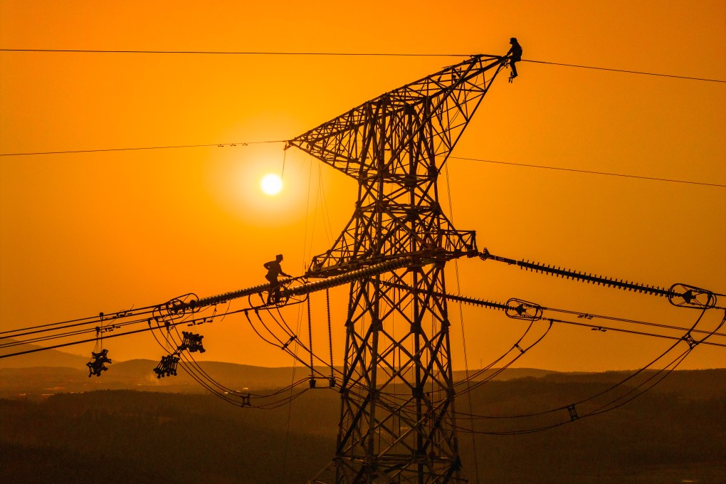 A new report says China’s “wasted” wind and solar energy stems from inflexible grid management that continues to position coal as a stabilising source of power and stymies a clean energy expansion. Photo: Xinhua