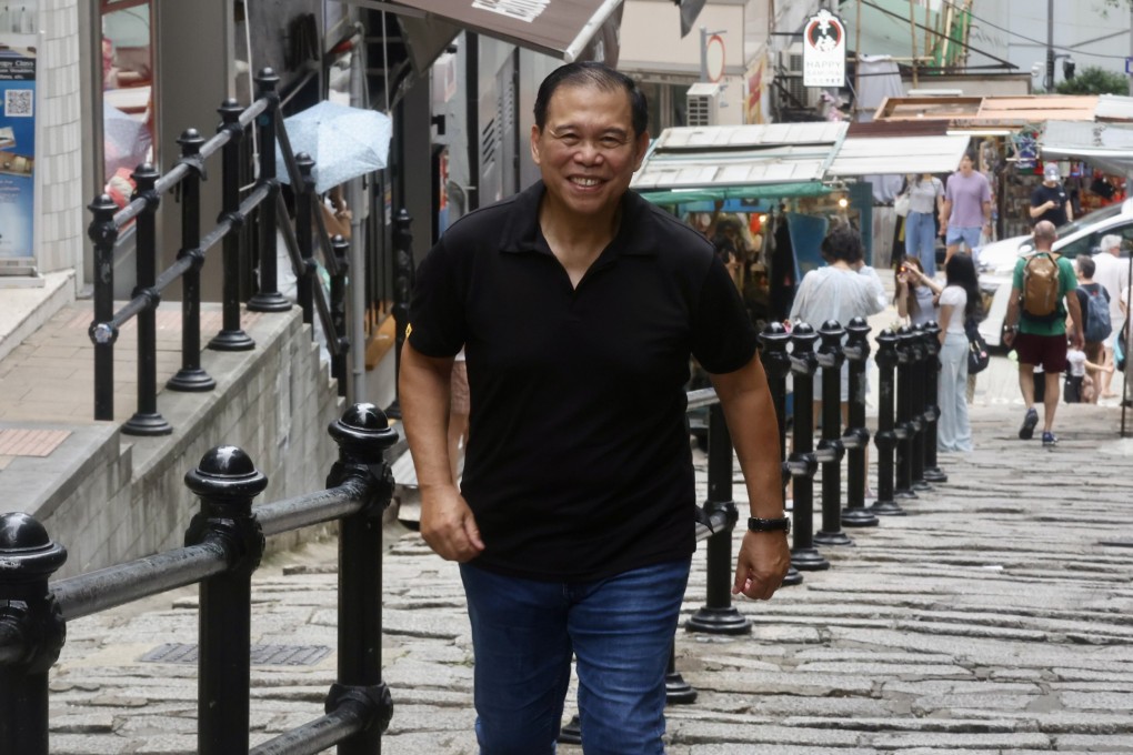Reynaldo Espineli walks up Pottinger Street in Hong Kong’s Central district. The 68-year-old shares his journey to reclaim his mobility after a diagnosis of “end-stage” osteoarthritis. Photo: Jonathan Wong