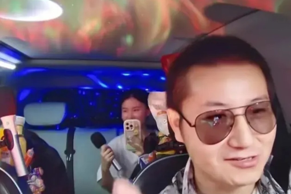 Chinese ride-sharing drivers are fiercely competing by offering diverse services, from coffee to affordable haircuts and karaoke, to attract passengers. Photo: QQ.com