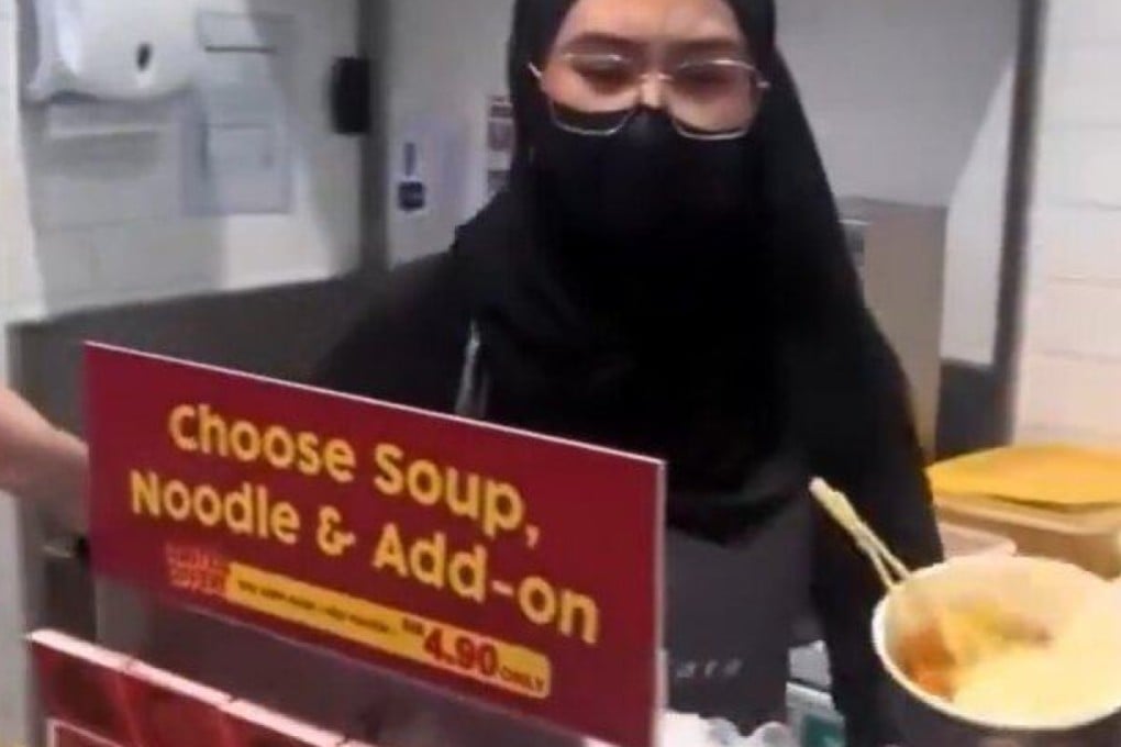 A viral video appears to show a FamilyMart worker splashing hot oden soup at a delivery rider during an argument. Photo: X/kamaghul