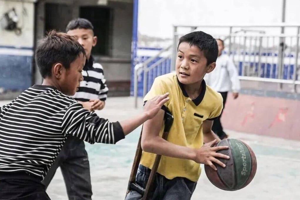 A Chinese boy from a poor rural family is dreaming of basketball glory despite only having one leg. Photo: Handout
