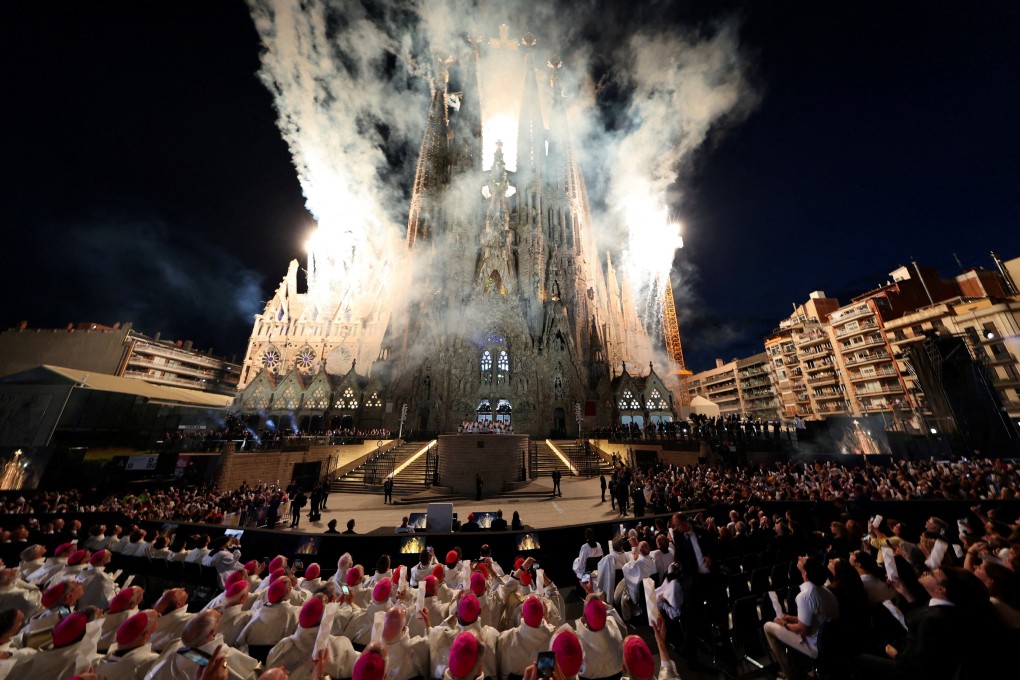 Fireworks explode during the inauguration of the Tower of Jesus Christ at the Basilica of the Sagrada Familia in Barcelona, Spain, on Wednesday. Photo: Reuters
